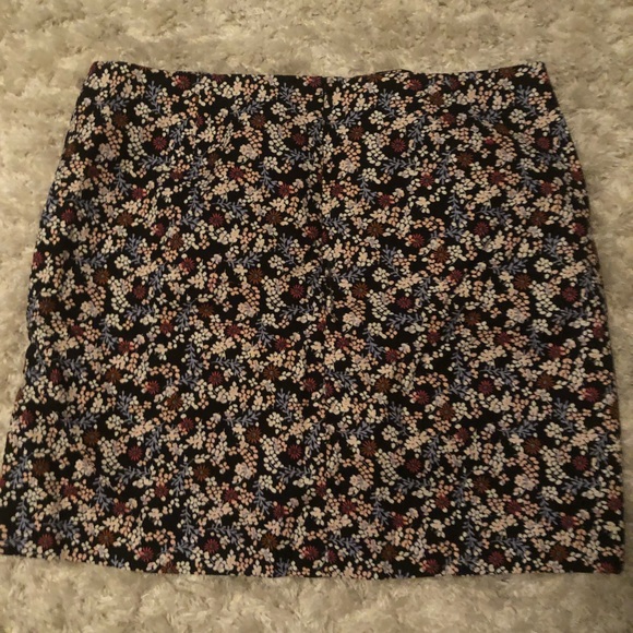 Loft floral skirt - Picture 2 of 8